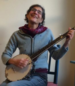 molly-tenenbaum-with-banjo